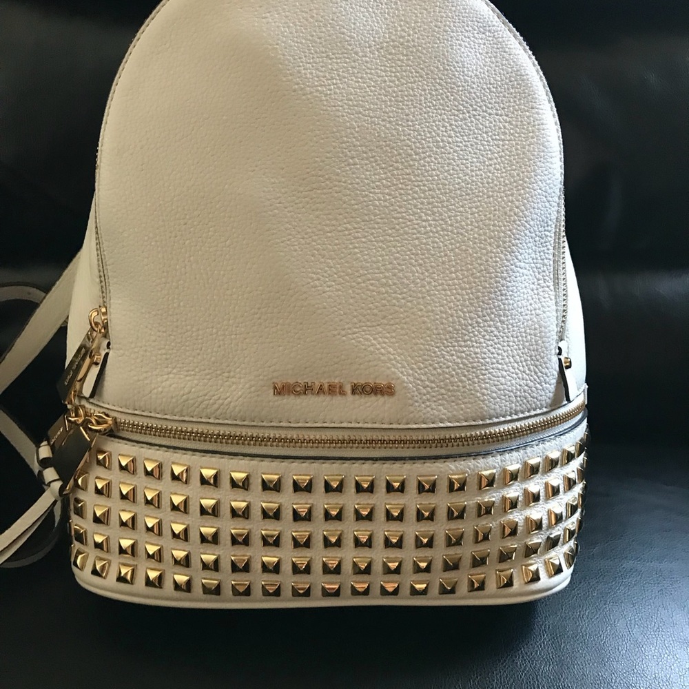 (Sold) Michael Kors White medium rhea - Picture 4 of 8
